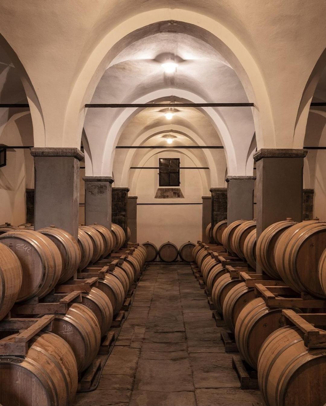 ルーフィナ Castello Pominoヴィラ エクステリア 写真